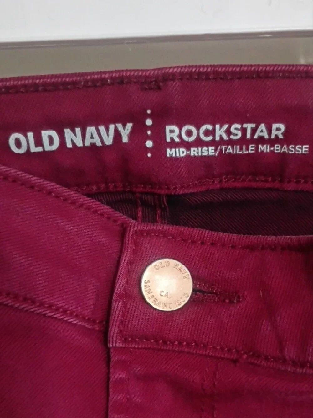 Old Navy Women’s Skinny Jeans in Burgundy